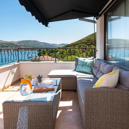 By The Sea Sparadici, - 24420 *